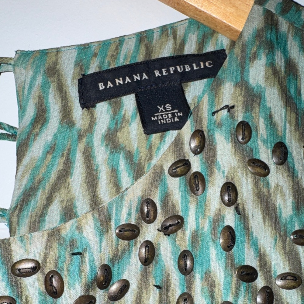 Banana Republic Teal and Tan Patterned Blouse - Picture 3 of 6